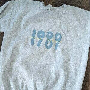 1989 Taylor's Version Sweatshirt Size S
